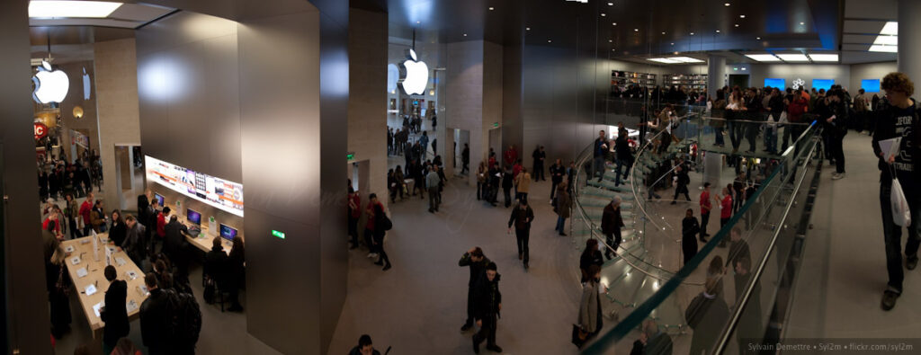 Apple Store Le Louvre Paris