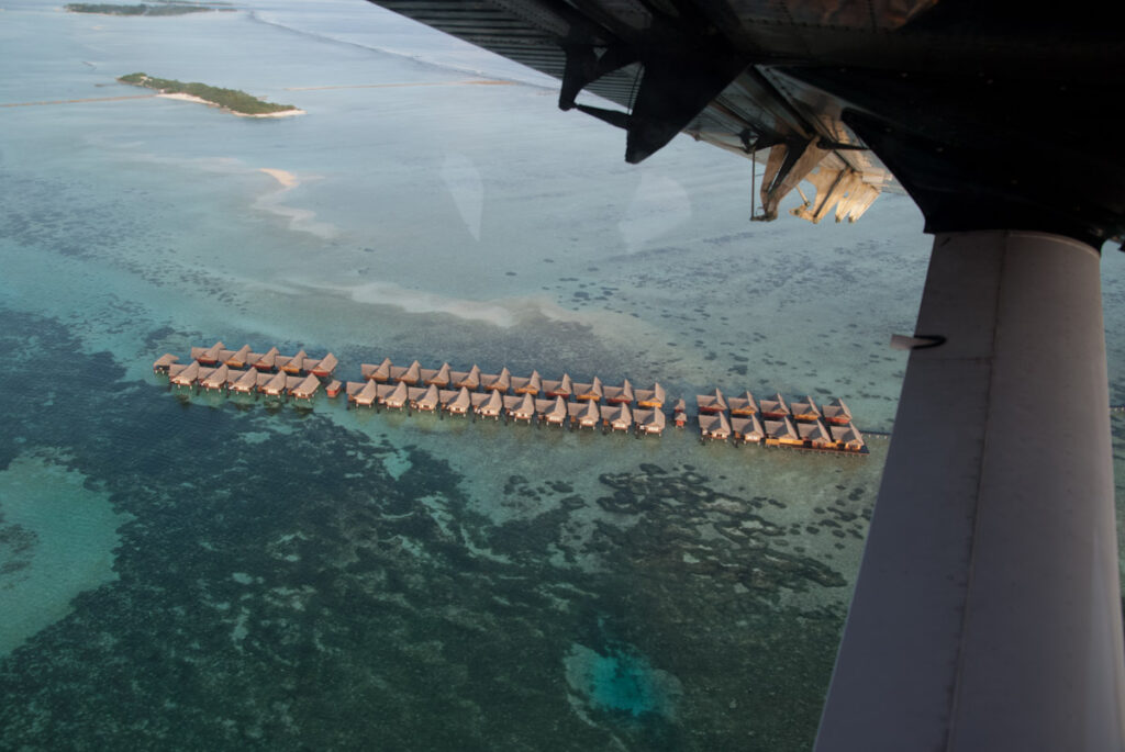 Maldives vue d'un hydravion